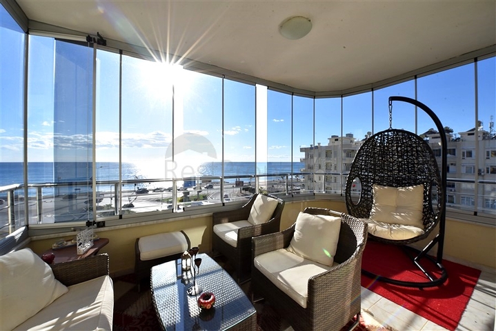 Большая квартира на первой линии