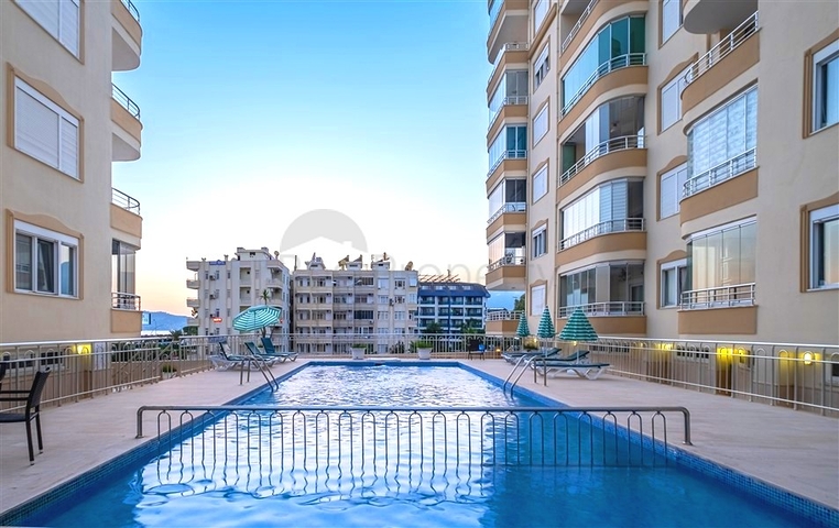 Большая квартира на первой линии