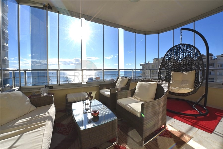 Большая квартира на первой линии