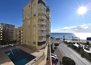 Большая квартира на первой линии