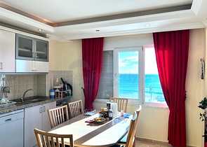 Большая квартира на первой линии