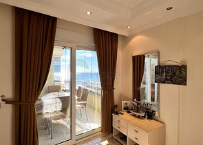 Большая квартира на первой линии