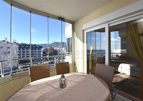 Большая квартира на первой линии