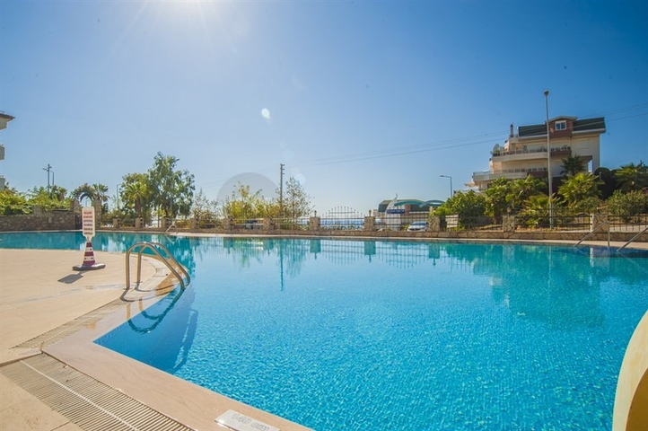 Пентхаус 3+1 в районе Конаклы в шаговой доступности до моря