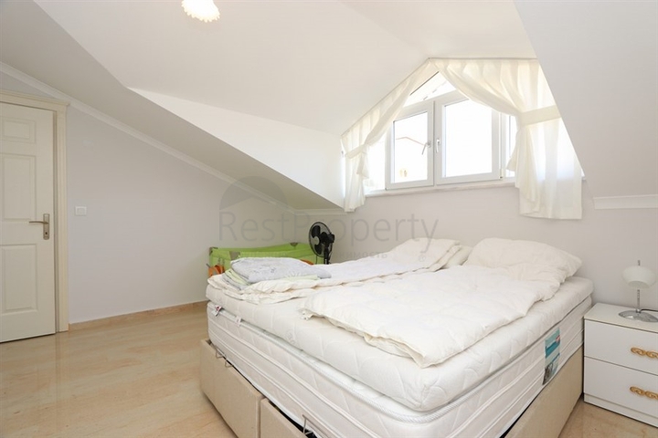 Пентхаус 3+1 в районе Конаклы в шаговой доступности до моря