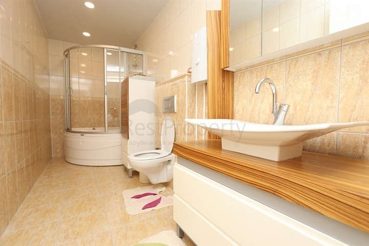 Пентхаус 3+1 в районе Конаклы в шаговой доступности до моря