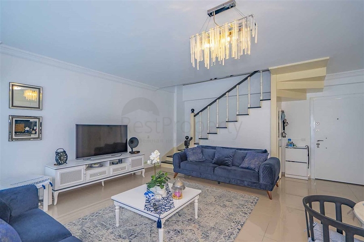 Просторный пентхаус от собственника планировкой 2+1 в районе Кестель