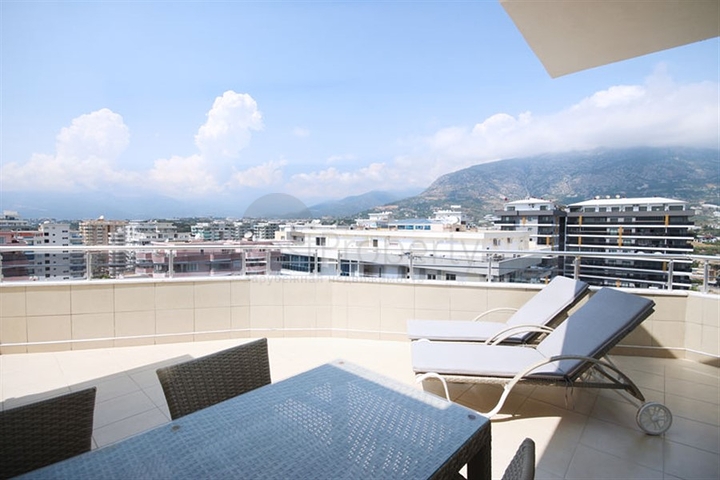 Просторный пентхаус в Махмутларе