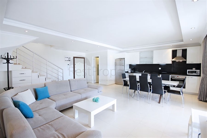 Просторный пентхаус 3+1 в 750 метрах от моря в Авсалларе