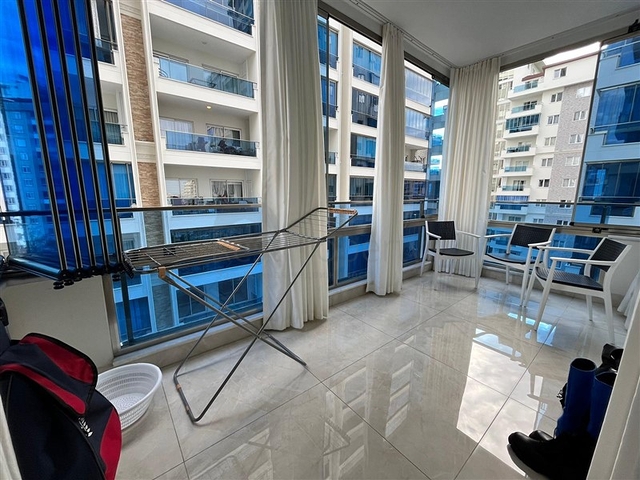 Трехкомнатная квартира в Махмутларе 