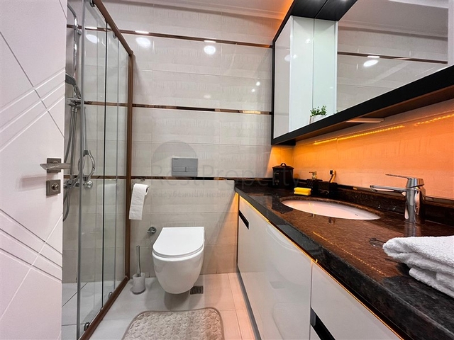 Трехкомнатная квартира в Махмутларе 