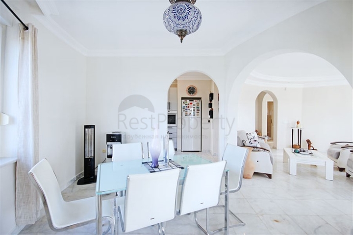 Вилла с панорамным видом на море