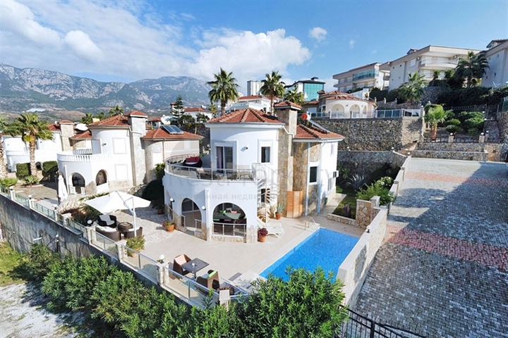 Вилла с панорамным видом на море