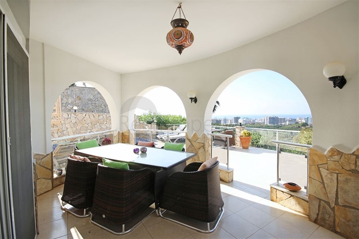 Вилла с панорамным видом на море