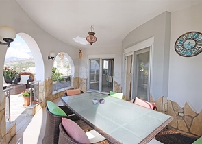 Вилла с панорамным видом на море