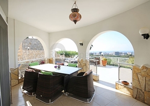 Вилла с панорамным видом на море