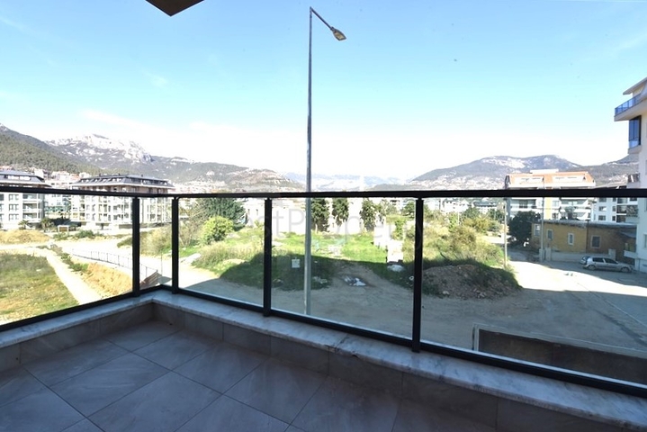 Просторная квартира 3+1 для большой семьи в районе Оба 