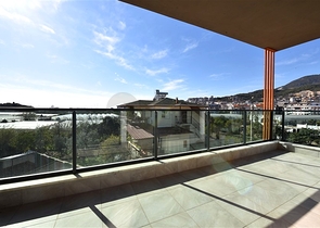 Просторная квартира 3+1 для большой семьи в районе Оба 