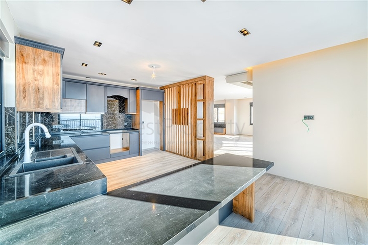 Вилла с видом на море в центральном районе Алании