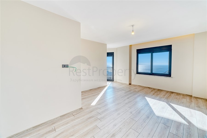 Вилла с видом на море в центральном районе Алании