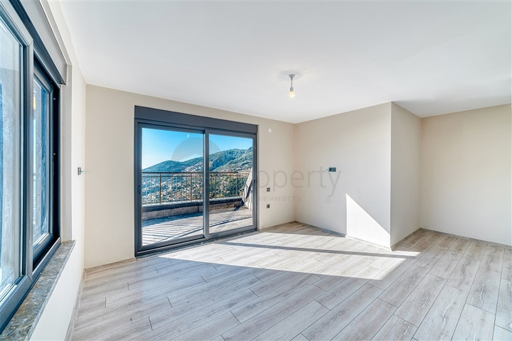 Вилла с видом на море в центральном районе Алании