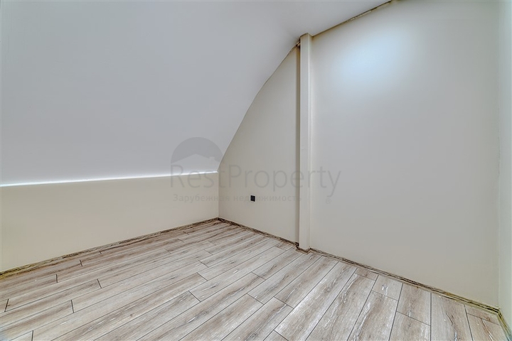 Вилла с видом на море в центральном районе Алании