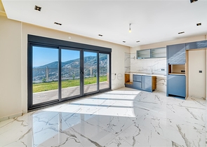 Вилла с видом на море в центральном районе Алании