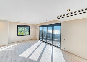 Вилла с видом на море в центральном районе Алании