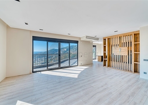 Вилла с видом на море в центральном районе Алании