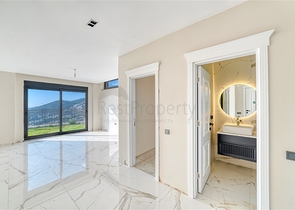 Вилла с видом на море в центральном районе Алании