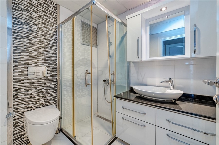 Просторная квартира планировки 2+1