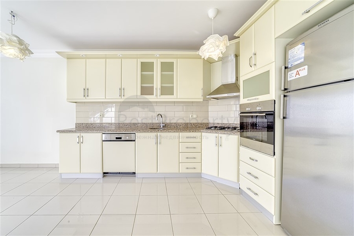 Двухуровневый пентхаус 4+1 в Махмутларе