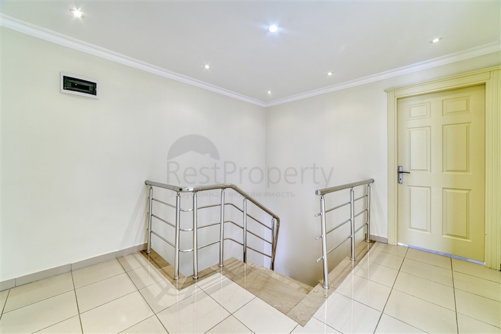 Двухуровневый пентхаус 4+1 в Махмутларе