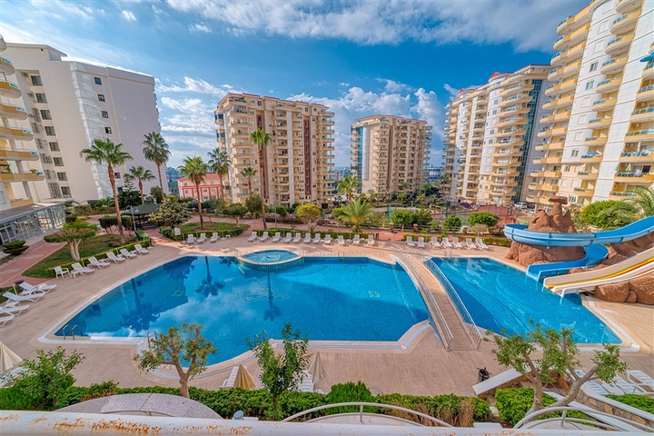 Двухуровневый пентхаус 4+1 в Махмутларе