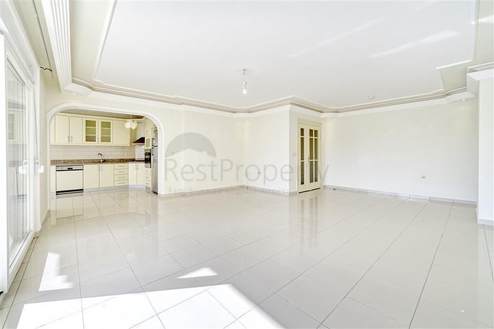 Двухуровневый пентхаус 4+1 в Махмутларе