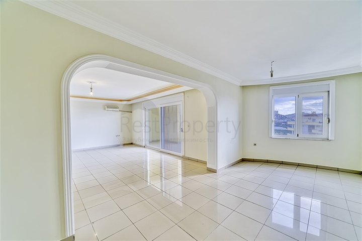 Двухуровневый пентхаус 4+1 в Махмутларе