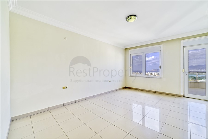 Двухуровневый пентхаус 4+1 в Махмутларе