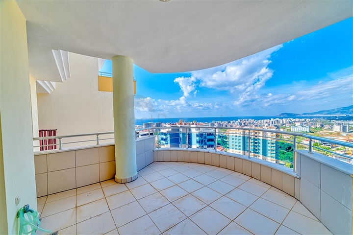 Двухуровневый пентхаус 4+1 в Махмутларе