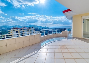 Двухуровневый пентхаус 4+1 в Махмутларе