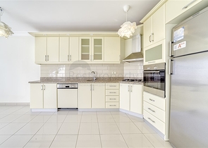 Двухуровневый пентхаус 4+1 в Махмутларе