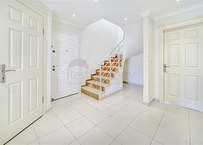 Двухуровневый пентхаус 4+1 в Махмутларе