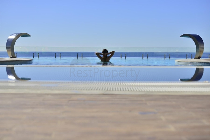 Апартаменты 1+1 в районе Конаклы с панорамным видом на море