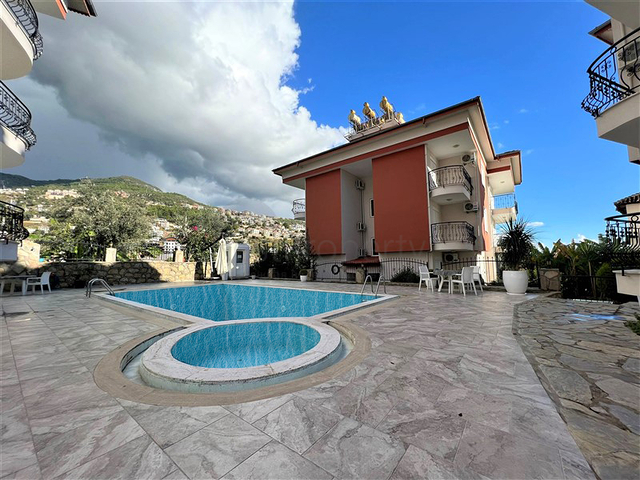 Пентхаус 4+1 в центре Алании