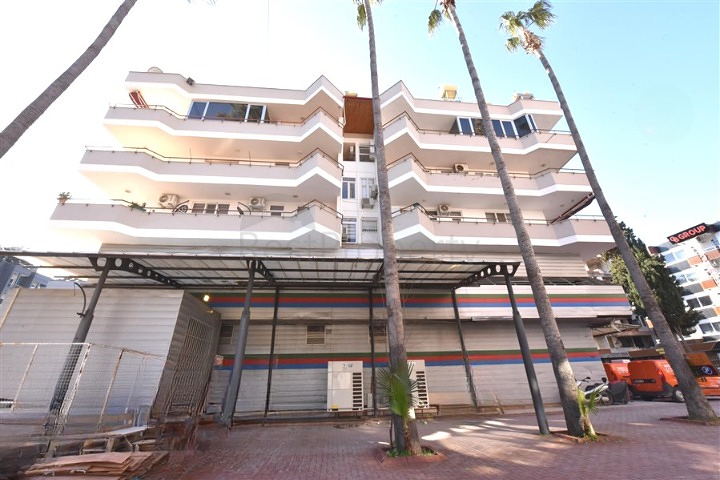 Квартира 2+1 в 50 м от Средиземного моря в центре Алании