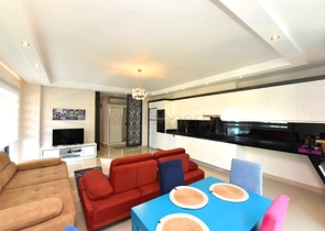 Апартаменты 2+1 в респектабельном комплексе в 50 метрах от пляжа района Каргыджак 