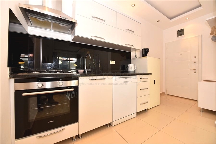 Меблированные апартаменты планировкой 1+1 на пляже Клеопатра