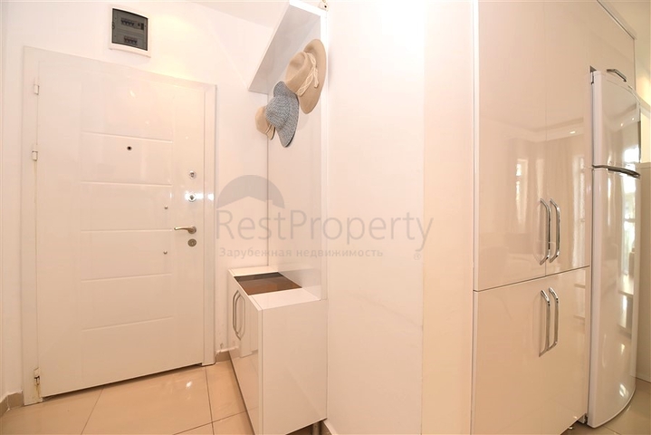 Меблированные апартаменты планировкой 1+1 на пляже Клеопатра