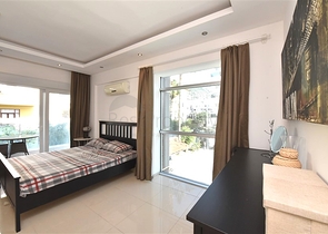 Меблированные апартаменты планировкой 1+1 на пляже Клеопатра