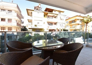 Меблированные апартаменты планировкой 1+1 на пляже Клеопатра