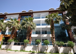 Меблированные апартаменты планировкой 1+1 на пляже Клеопатра